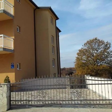 D & J Pansion Guest house *