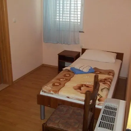 D & J Pansion Guest house